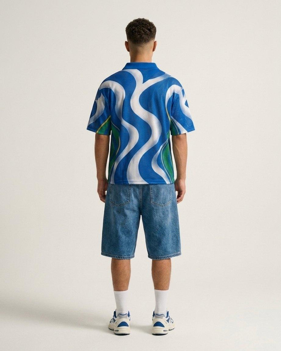 Camisa Brasil Azul 02 em azul royal com ondas brancas, verdes e amarelas