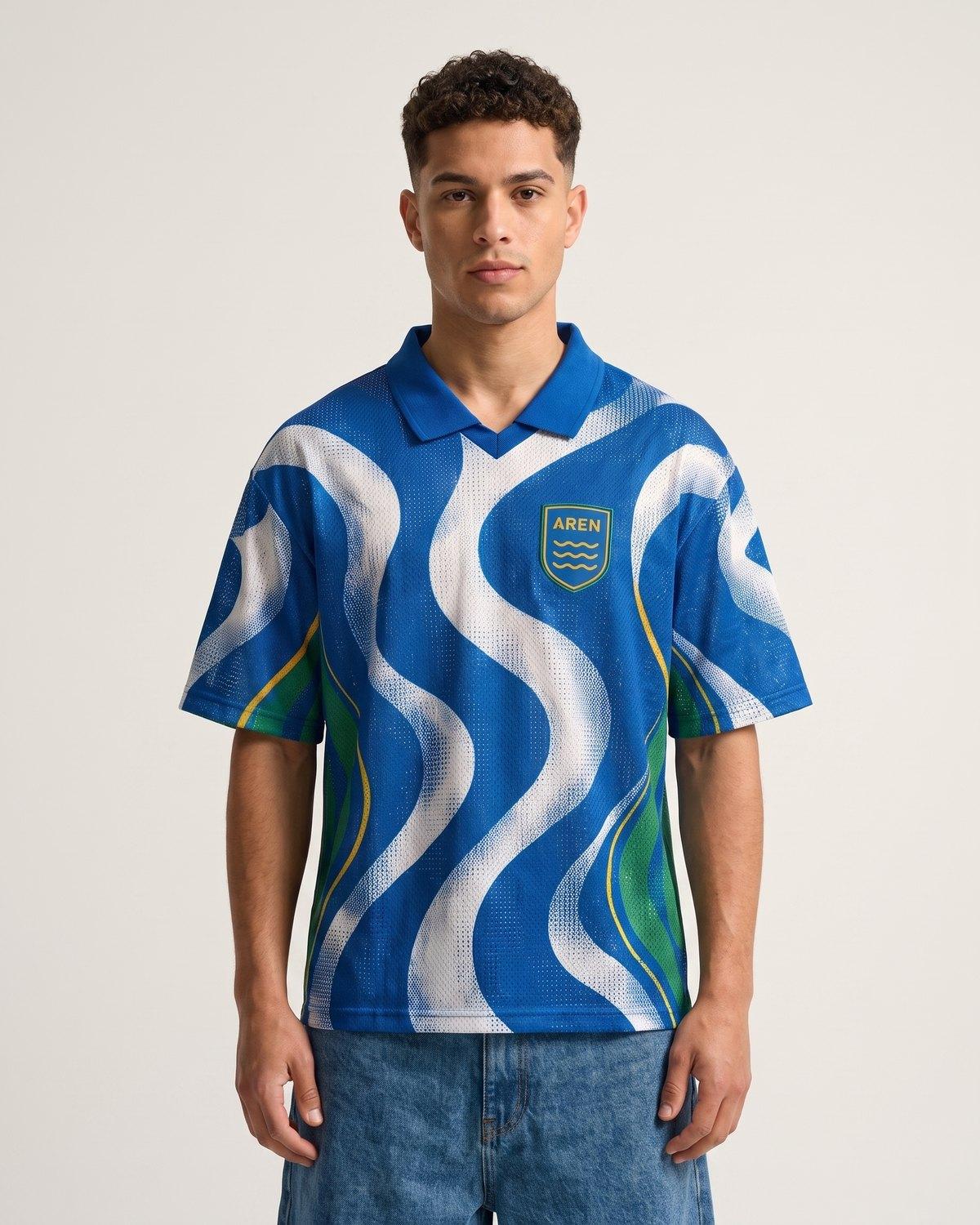 Camisa Brasil Azul 02 em azul royal com ondas brancas, verdes e amarelas